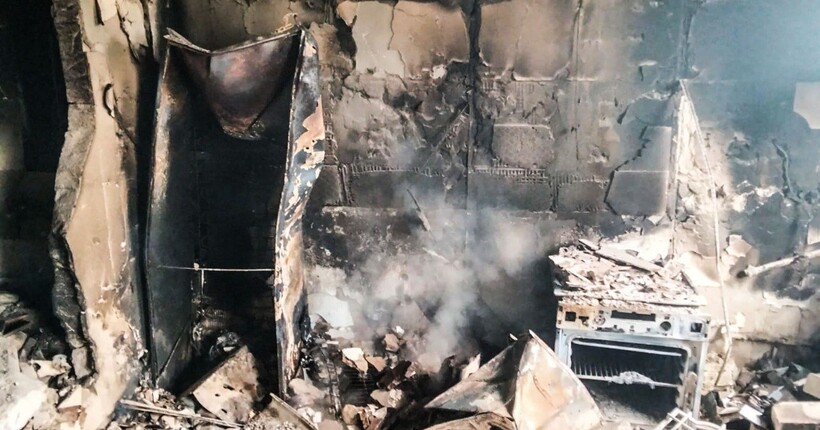 Внаслідок обстрілів Херсонщини постраждали вісім людей: пошкоджено дві багатоповерхівки