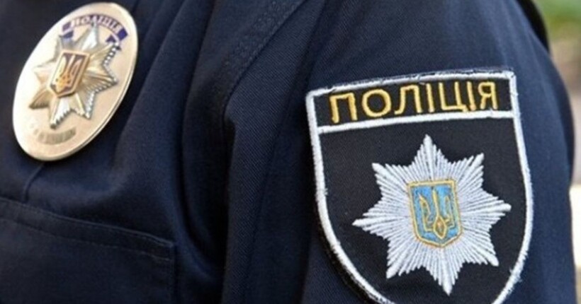 У Харкові втонув чоловік, який впав в каналізаційний люк на парковці супермаркету