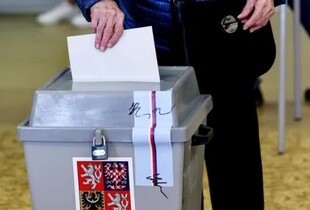 Вибори в Чехії: після перших підрахунків лідирує опозиційна ANO з Бабішем