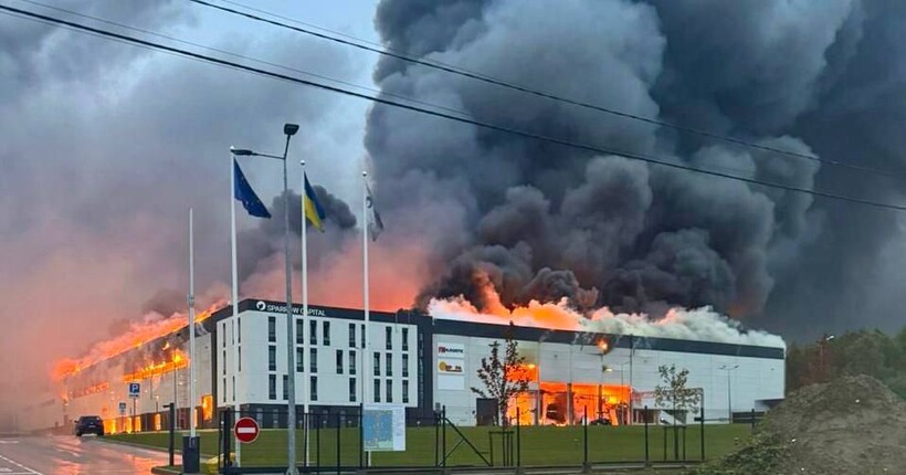 Частина Львова залишилася без світла через обстріли: мешканців закликають закрити вікна