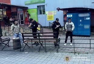 У Вінниці чоловік влаштував стрілянину біля ТЦ - є поранений