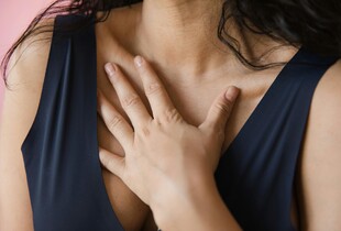 Біль у серці через стрес — чи можливо це та коли пора бігти до лікаря