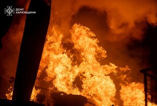 У ДСНС показали кадри пожежі, яка відбулась у Харкові через атаку (фото)
