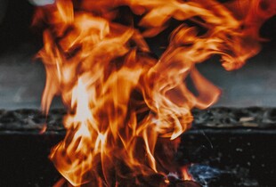 Масована атака дронів на рф: вибухи лунали щонайменше у чотирьох містах (відео)