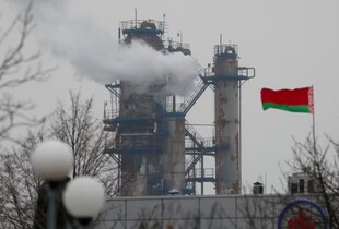 Білорусь вчетверо наростила постачання бензину до росії