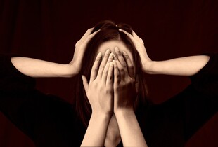 Сучасні види токсичних стосунків: що таке гостинг, мостинг і орбітінг