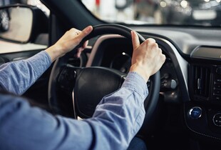 Відстань до керма – питання життя і смерті: як сидіти в автомобілі безпечно