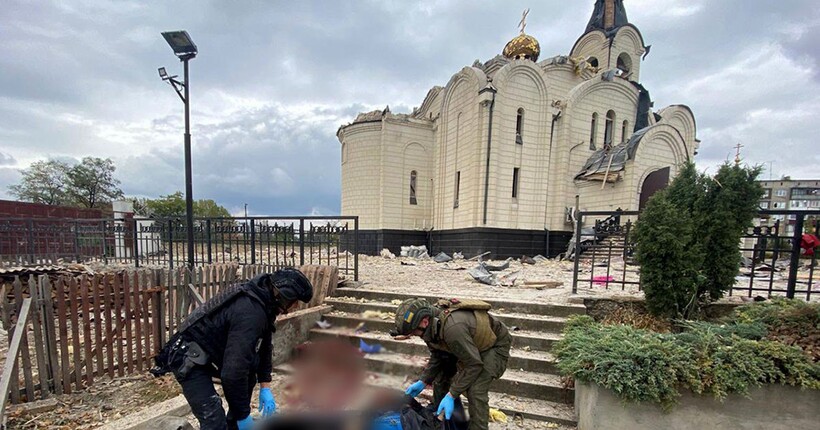 В Нацполіції показали перші кадри після обстрілу храму УПЦ в Костянтинівці