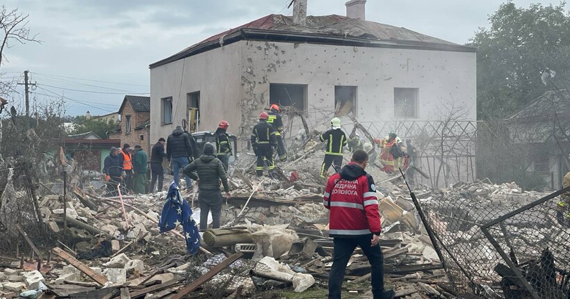 Удар по селу Лапаївка 5 жовтня: кількість загиблих на Львівщині зросла