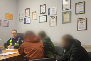 У Києві затримали трьох неповнолітніх, які напали на представника релігійної громади на Оболоні