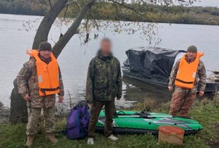 Прикордонники затримали чоловіка, який хотів перетнути кордон через Дністер на каяку