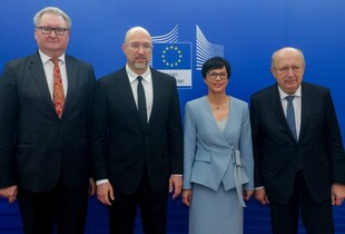 Українська делегація в Брюсселі обговорила з єврокомісарами оборону та євроінтеграцію - Шмигаль