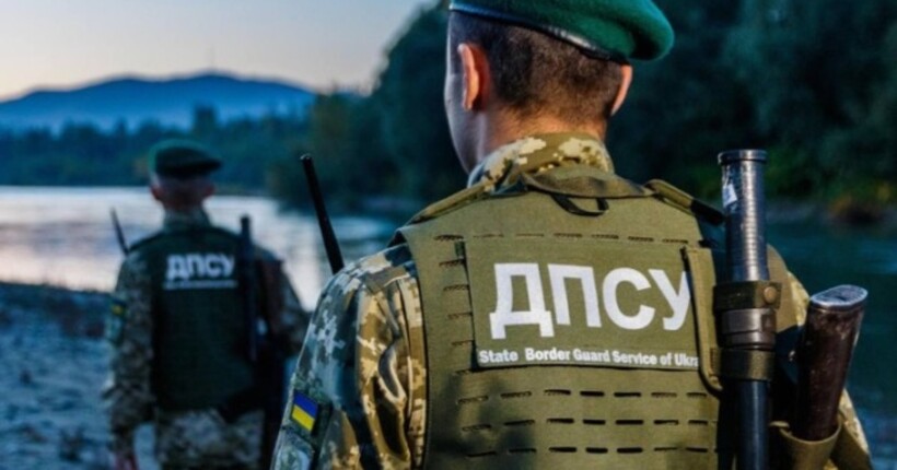 Перевозив сувеніри з зображенням ПВК 