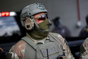Суд зобов’язав імміграційних офіцерів носити камери під час операцій у Чикаго