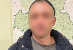 На Львівщині чоловік під час конфлікту жорстоко побив і поранив ножем односельця