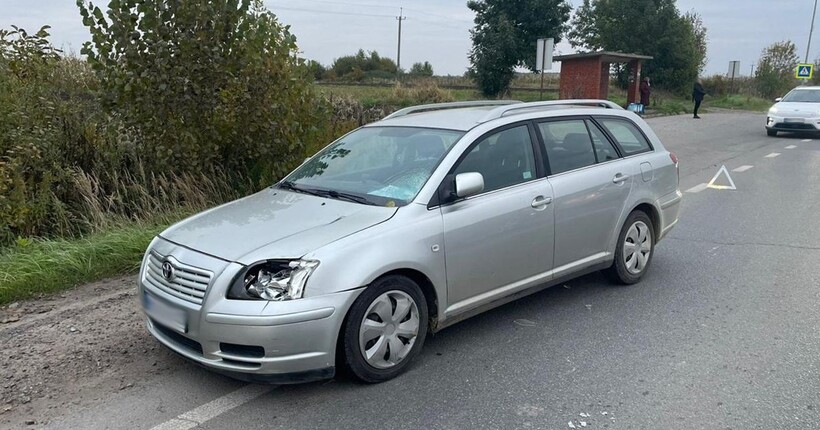 На Львівщині під колесами автомобіля травмувалася жінка-пішохід