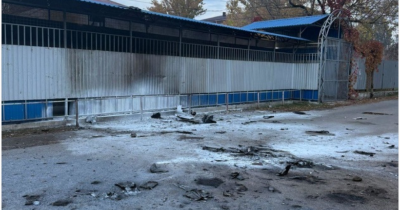 Внаслідок нічної атаки дроном на Слов'янськ пошкоджено дитячий садок