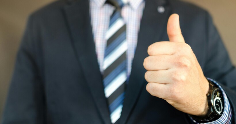 Нові стосунки та кар'єрний ріст — гороскоп для чоловіків на листопад