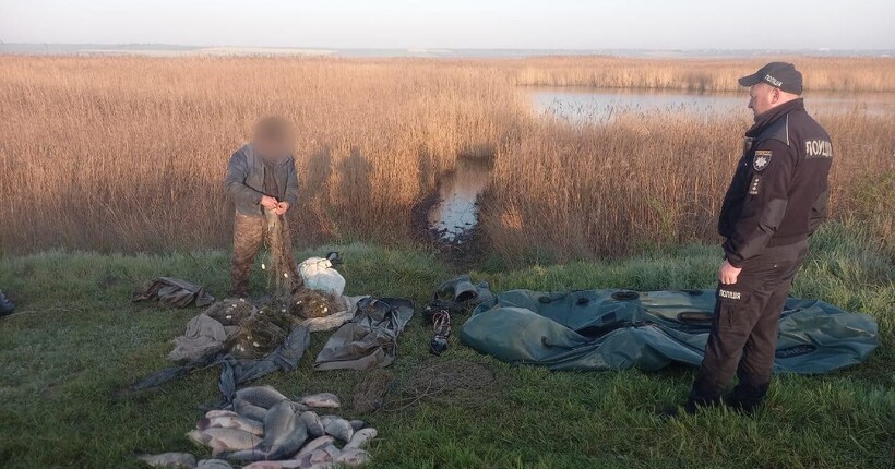 Зловив понад 40 сазанів та карасів і отримав вирок: на Одещині браконьєр проведе рік під пробаційним наглядом
