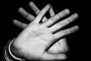 Катували і ґвалтували цивільну жінку: двом колаборантам і окупанту оголосили підозру 