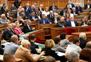 В Угорщині подовжили надзвичайний стан: яка причина