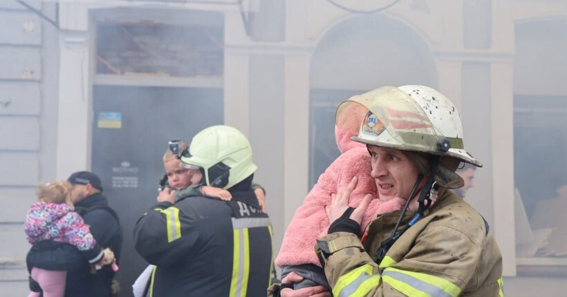 Плювок в обличчя світу: Зеленський відреагував на російський удар по дитсадку у Харкові