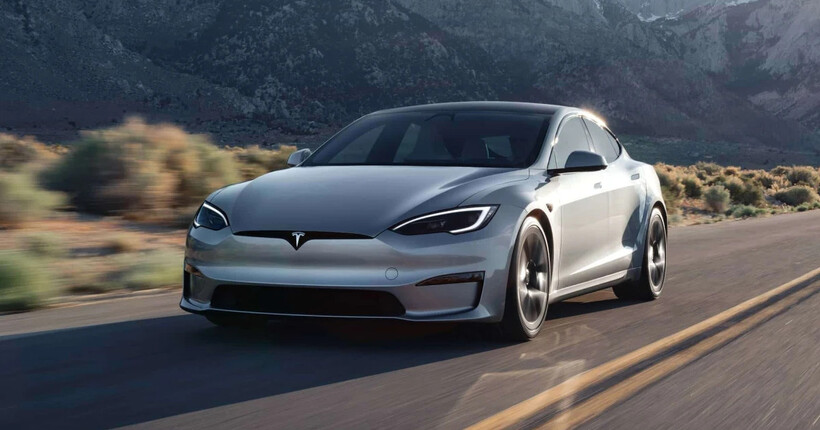 Акції Tesla впали попри рекордні продажі: яка причина