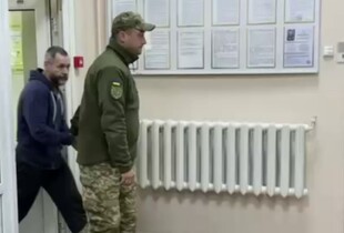 Підозрюваного у вбивстві Парубія Михайла Сцельнікова привезли до суду для подовження запобіжного заходу