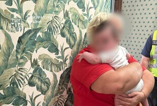 Київська клініка намагалася передати дитину китайським батькам незаконно: прокуратура повідомила про підозру співучасникам
