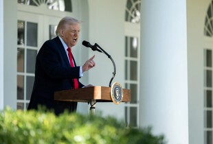 Трамп знову зупинив торговельні переговори з Канадою: цього разу через телерекламу