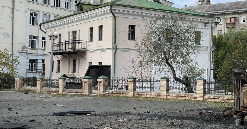 У Києві під час нічної атаки дрона пошкоджено Музей гетьманства