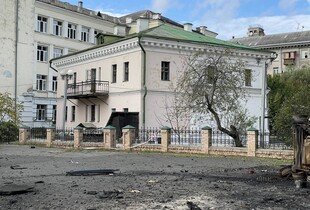 У Києві під час нічної атаки дрона пошкоджено Музей гетьманства