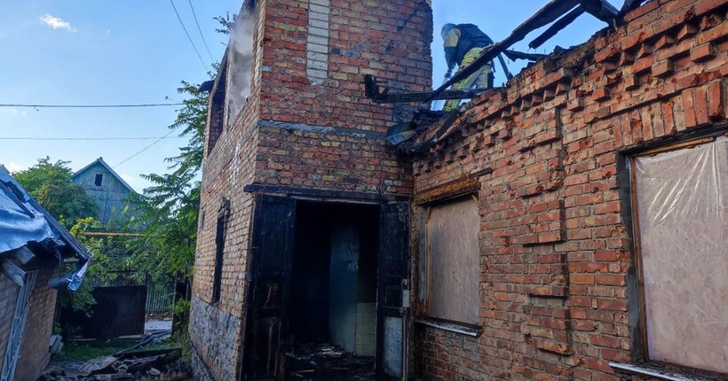 Окупанти масовано обстріляли Сумщину застосувавши авіабомби та РСЗВ: зафіксовано 64 обстріли за добу
