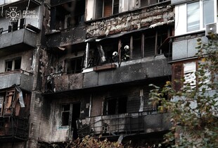 У Києві йдуть аварійно-відновлювальні роботи на місцях удару: деталі від ДСНС (фото, відео)