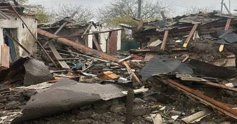 Росіяни вдарили КАБами по Запоріжжю: зруйновано школу та поранено жінку