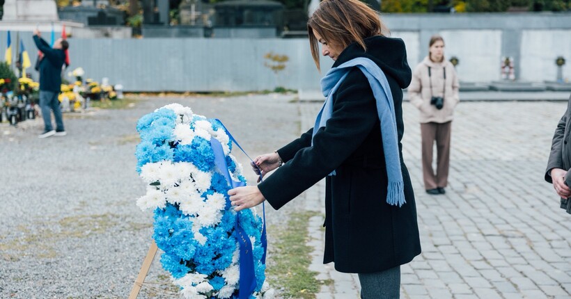 В Україну прибула голова МЗС Словенії Таня Файон