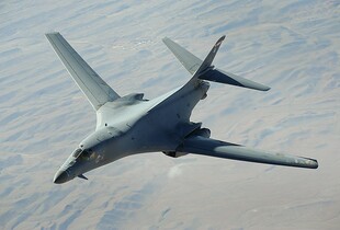 США перекинули до Венесуели бомбардувальники B-1B перед прибуттям авіаносця USS Gerald Ford
