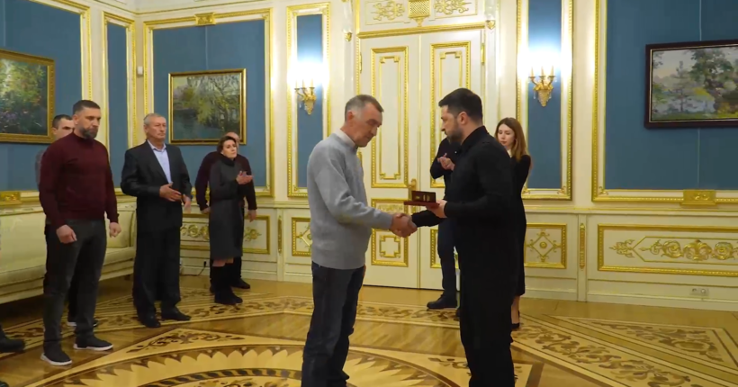 Зеленський відзначив державними нагородами енергетиків