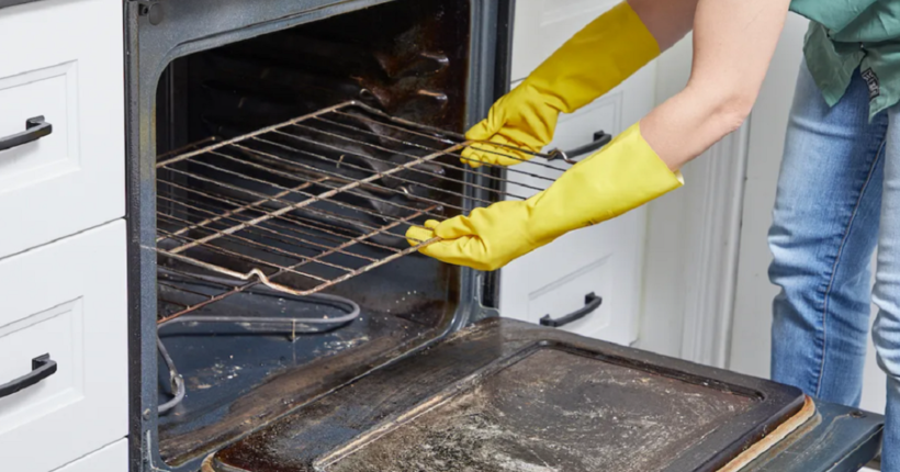 Як легко відмити решітку духовки: два найдієвіші лайфхаки