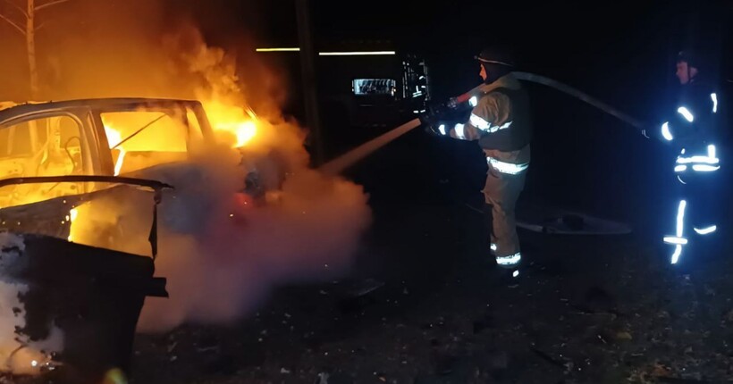 Внаслідок обстрілу на Дніпропетровщині спалахнула пожежа: є пошкодження та поранений (фото)