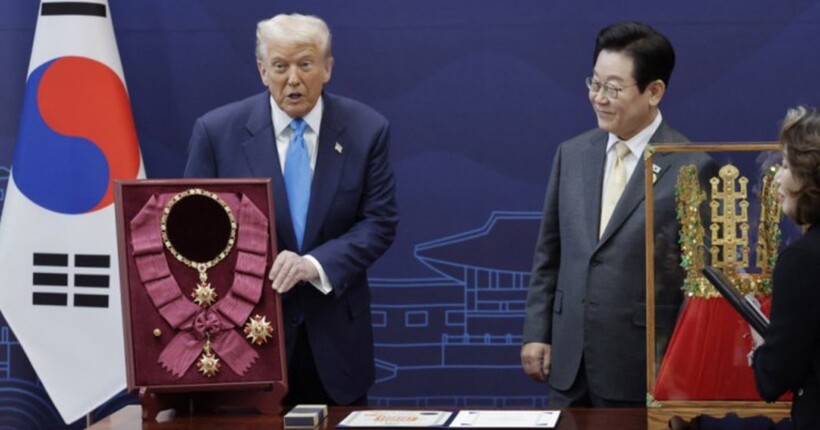 Трампу подарували золоту корону та найвищий орден Південної Кореї