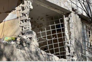 Російські війська обстріляли Центральний район Херсона, є поранений