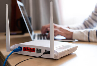 Як забезпечити інтернет під час блекауту: переваги ДБЖ над павербанком