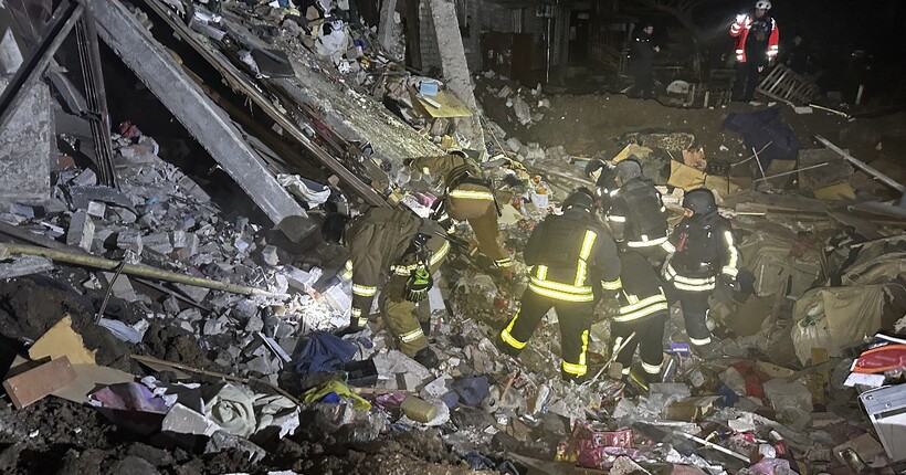 У Запоріжжі під завалами гуртожитку може перебувати ще одна людина - ОВА