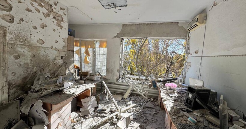 Зеленський прокоментував удар по дитячій лікарні в Херсоні: Вони не могли не знати, куди б’ють