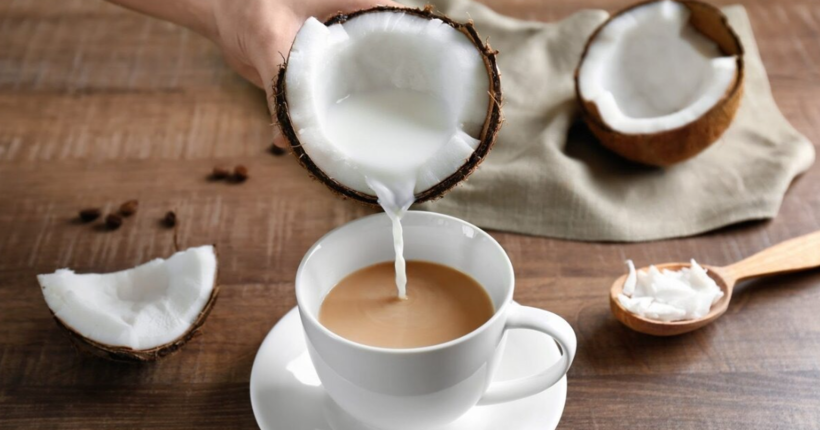 Кава на кокосовому молоці - модний тренд чи справді корисний напій?