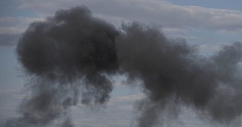 Росіяни вдарили по Херсону: жінка загинула на місці, четверо людей постраждало