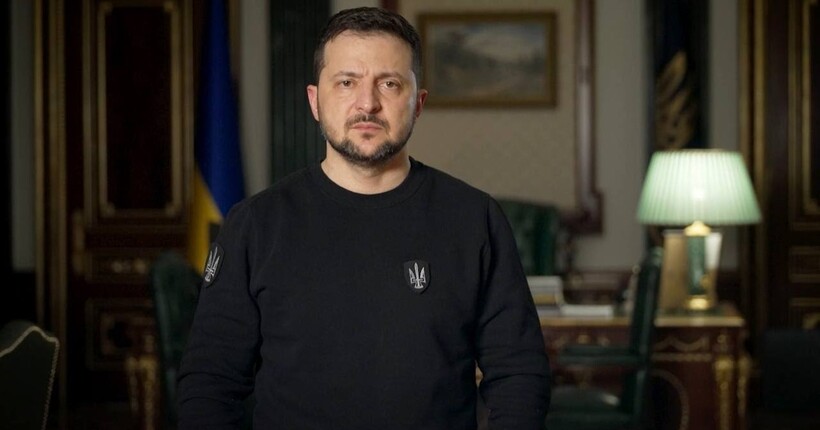 Зеленський спростував інформацію про оточення Покровська