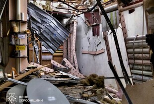 Атака на Херсон: у ДСНС показали кадри наслідків та розповіли про постраждалих (фото)