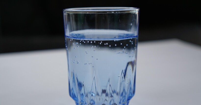 Антимонопольний комітет оштрафував трьох виробників води за брехню на етикетках